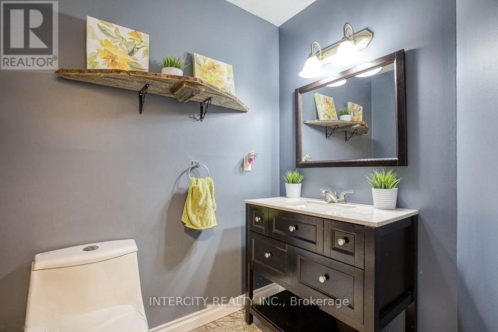 132 John Davies Drive E, Woodstock, Ontario  N4T 1N1 - Photo 15 - X12427253