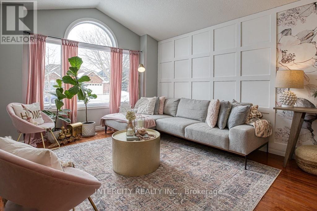 132 John Davies Drive E, Woodstock, Ontario  N4T 1N1 - Photo 7 - X12427253