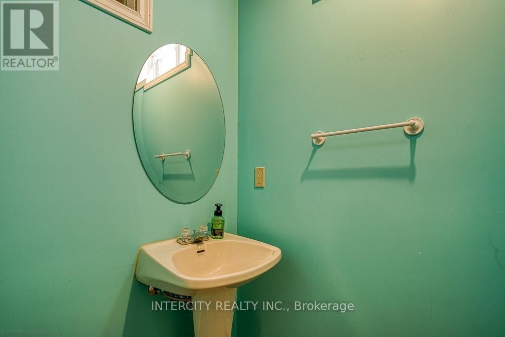 132 John Davies Drive E, Woodstock, Ontario  N4T 1N1 - Photo 30 - X12427253