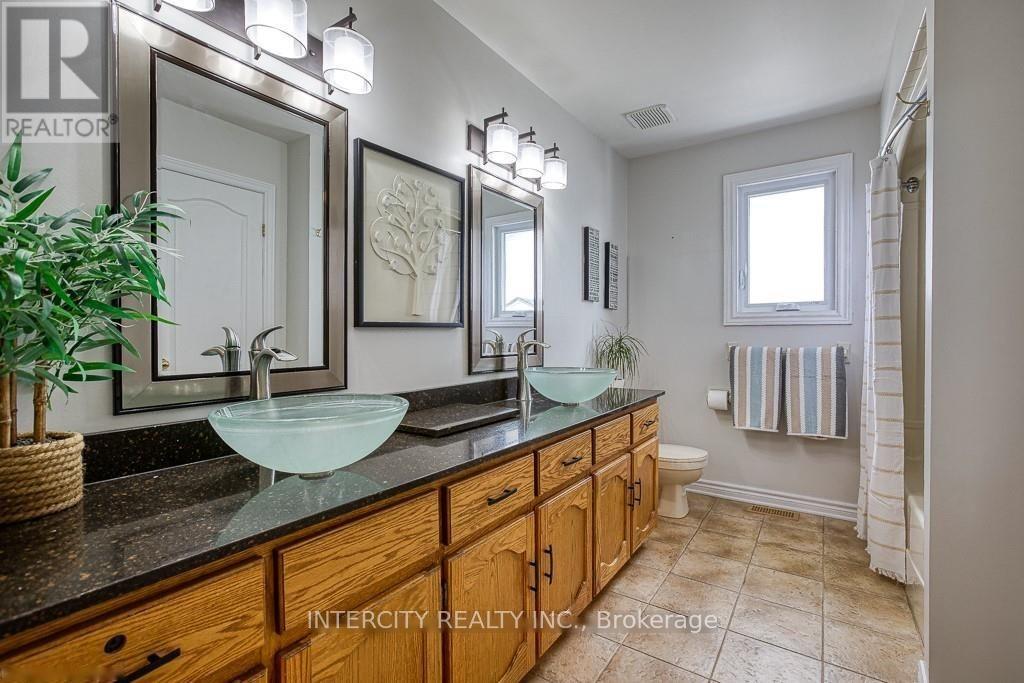 132 John Davies Drive E, Woodstock, Ontario  N4T 1N1 - Photo 23 - X12427253