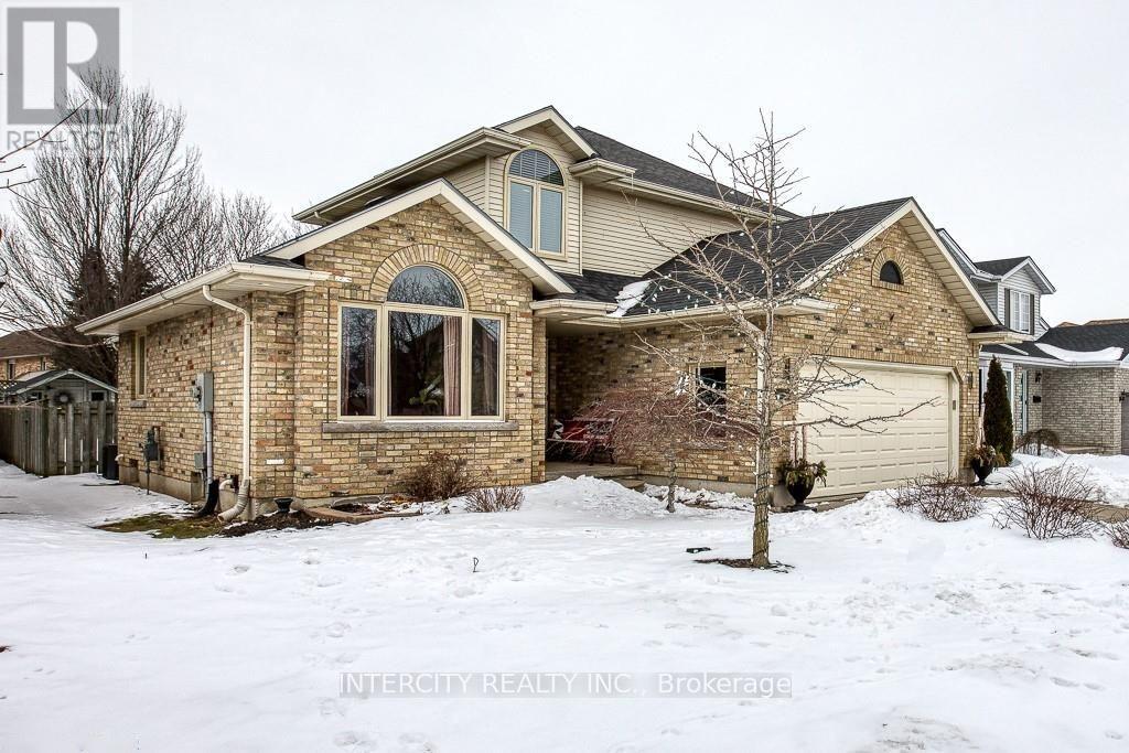 132 John Davies Drive E, Woodstock, Ontario  N4T 1N1 - Photo 4 - X12427253