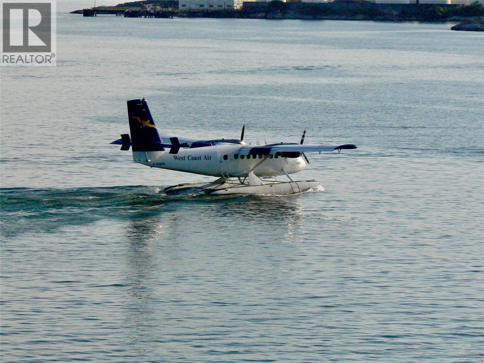 305 11 Cooperage Pl W, Victoria, British Columbia  V9A 7J9 - Photo 4 - 1014029