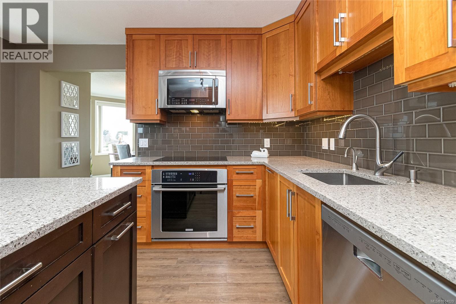 305 11 Cooperage Pl W, Victoria, British Columbia  V9A 7J9 - Photo 22 - 1014029