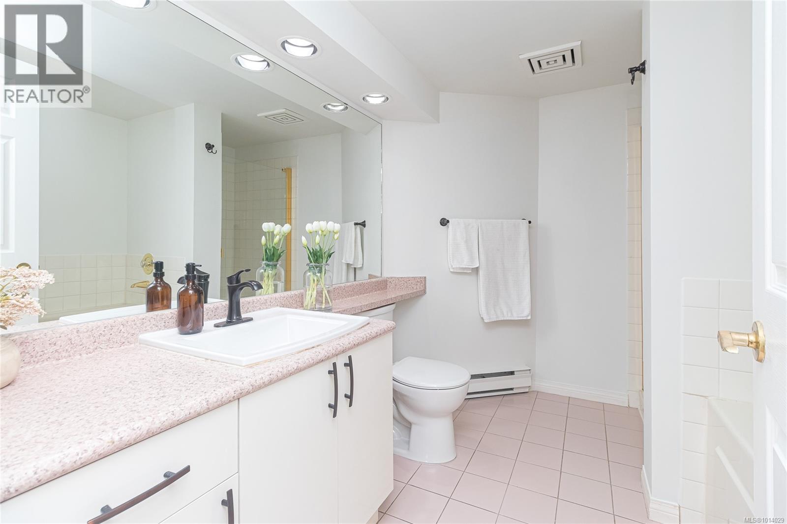 305 11 Cooperage Pl W, Victoria, British Columbia  V9A 7J9 - Photo 36 - 1014029