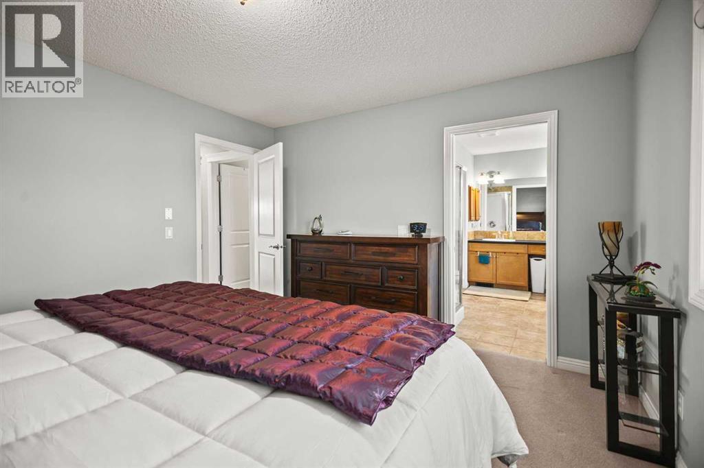 232 Sunset Close, Cochrane, Alberta  T4C 0B2 - Photo 15 - A2264039