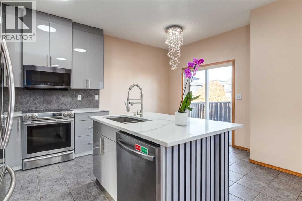 756 Luxstone Landing Sw, Airdrie, Alberta  T4B 3L1 - Photo 4 - A2266789