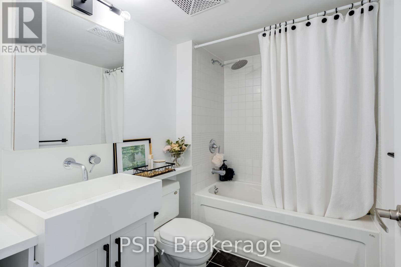 2603 - 11 Brunel Court, Toronto, Ontario  M5V 3Y3 - Photo 24 - C12482304