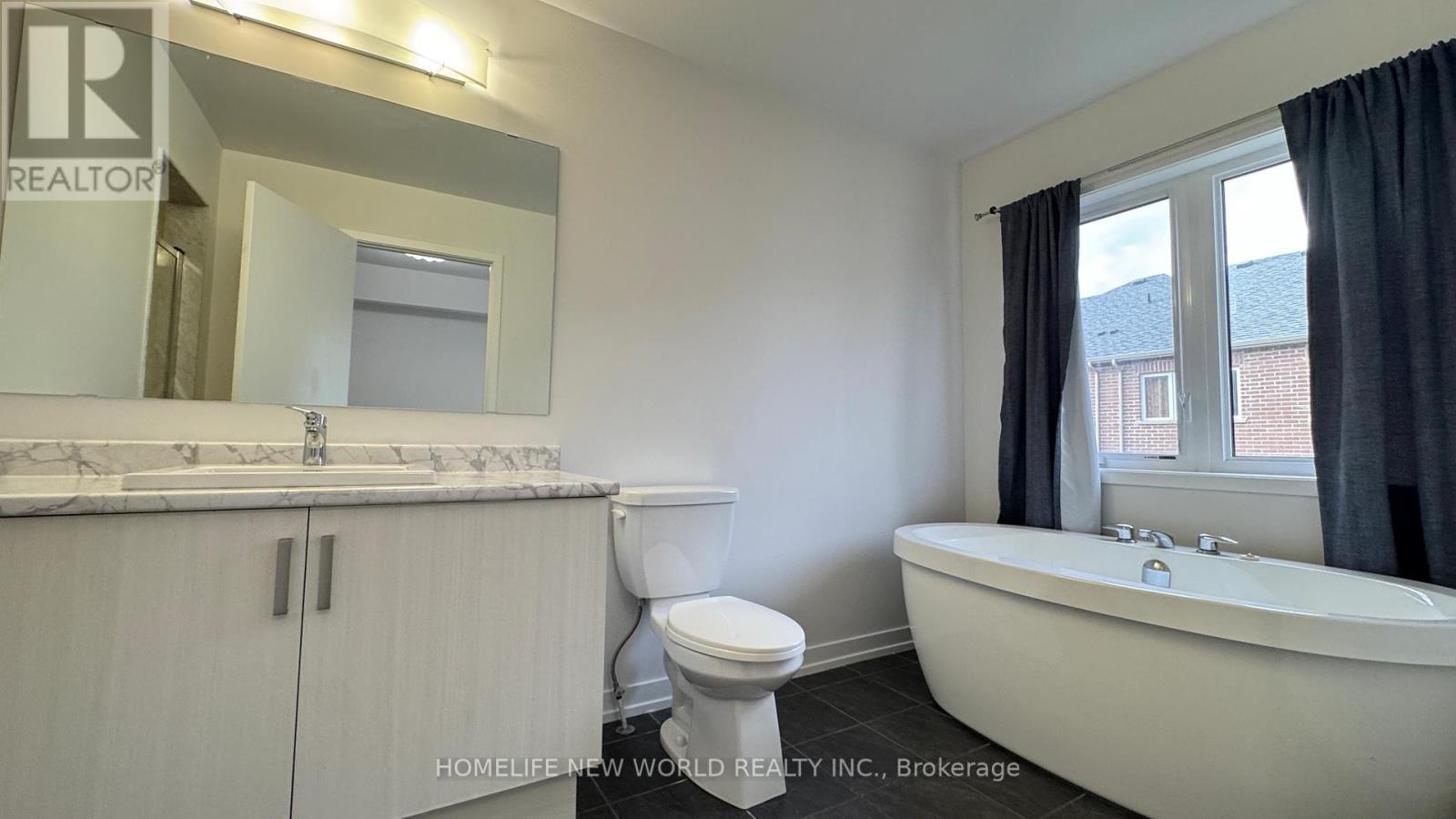120 Knott End Crescent, Newmarket, Ontario  L3Y 0E4 - Photo 10 - N12482292