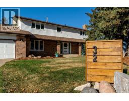 32 Carter Crescent SE Ross Glen