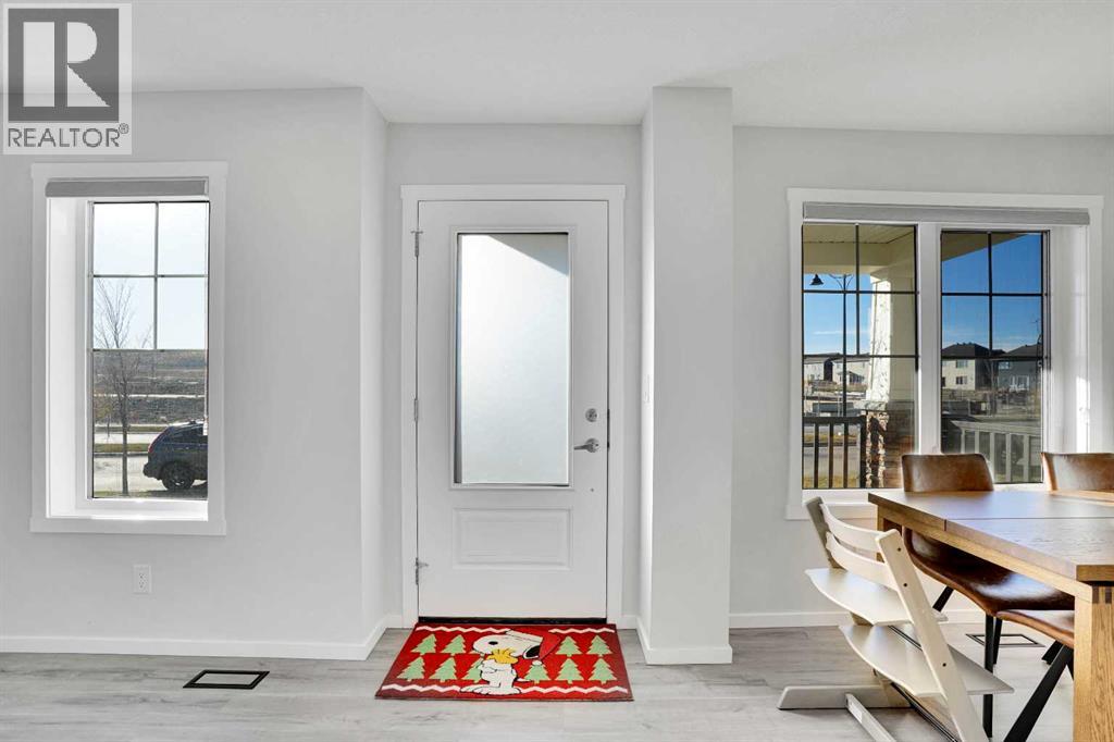 285 Yorkville Boulevard Sw, Calgary, Alberta  T2X 5H7 - Photo 3 - A2265513