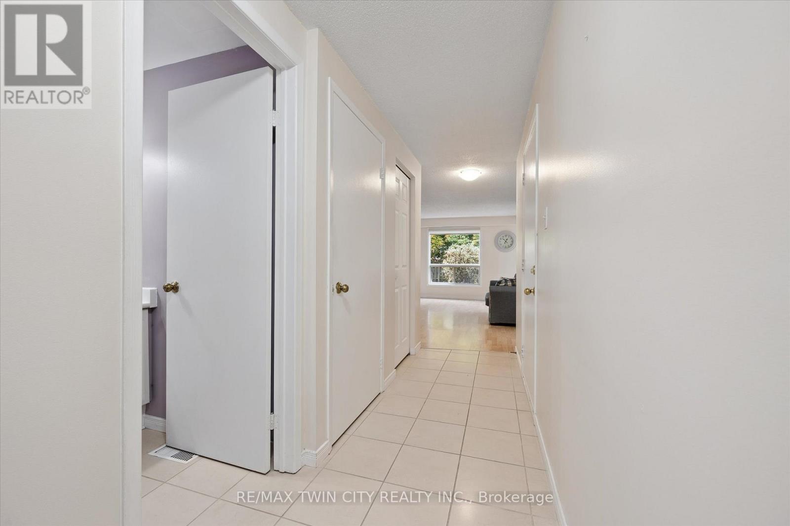 35 Edgemere Drive, Cambridge, Ontario  N1P 1A9 - Photo 12 - X12482320