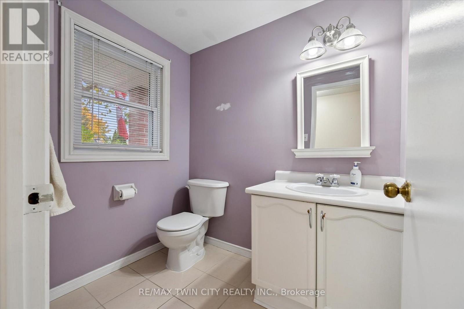 35 Edgemere Drive, Cambridge, Ontario  N1P 1A9 - Photo 13 - X12482320