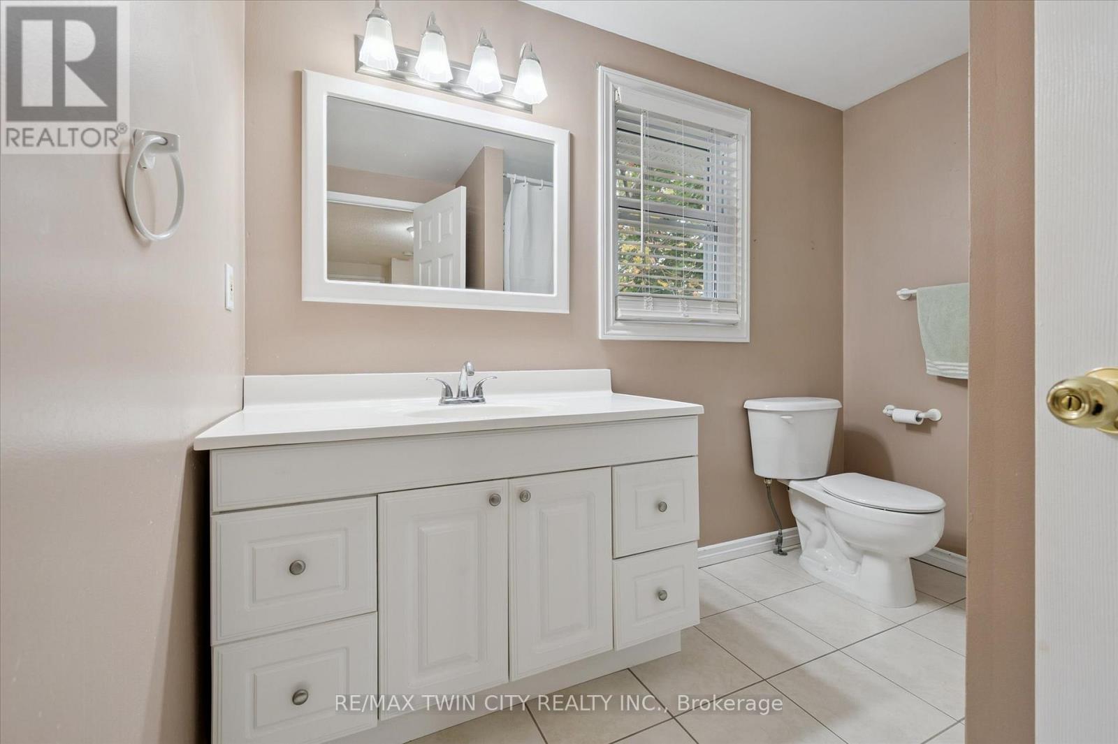 35 Edgemere Drive, Cambridge, Ontario  N1P 1A9 - Photo 34 - X12482320