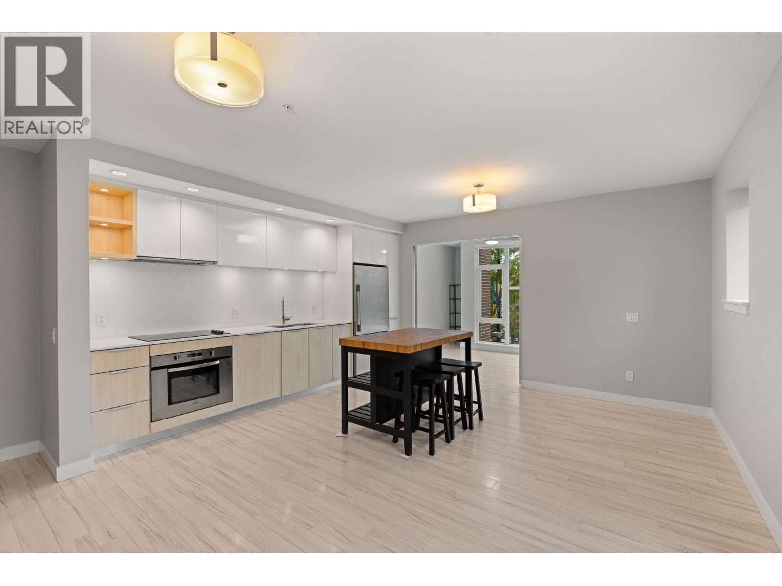 207 111 E 3rd Street, North Vancouver, British Columbia  V7L 0C6 - Photo 9 - R3061404