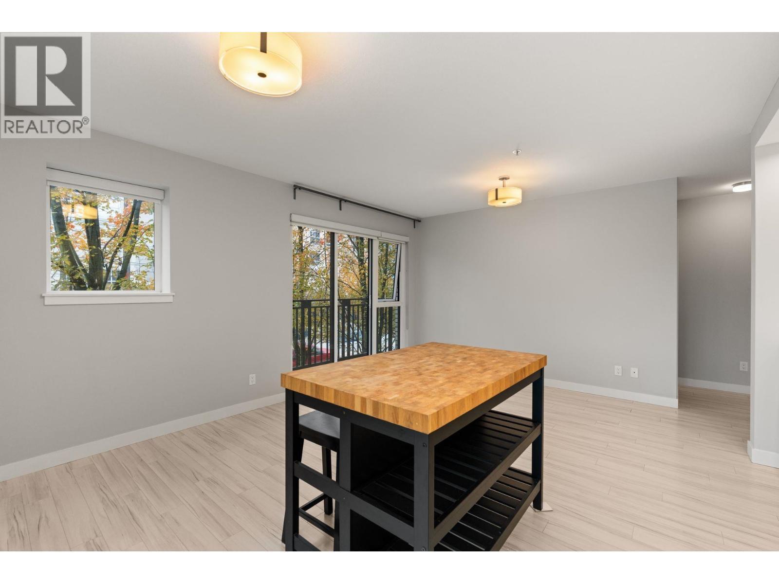 207 111 E 3rd Street, North Vancouver, British Columbia  V7L 0C6 - Photo 12 - R3061404