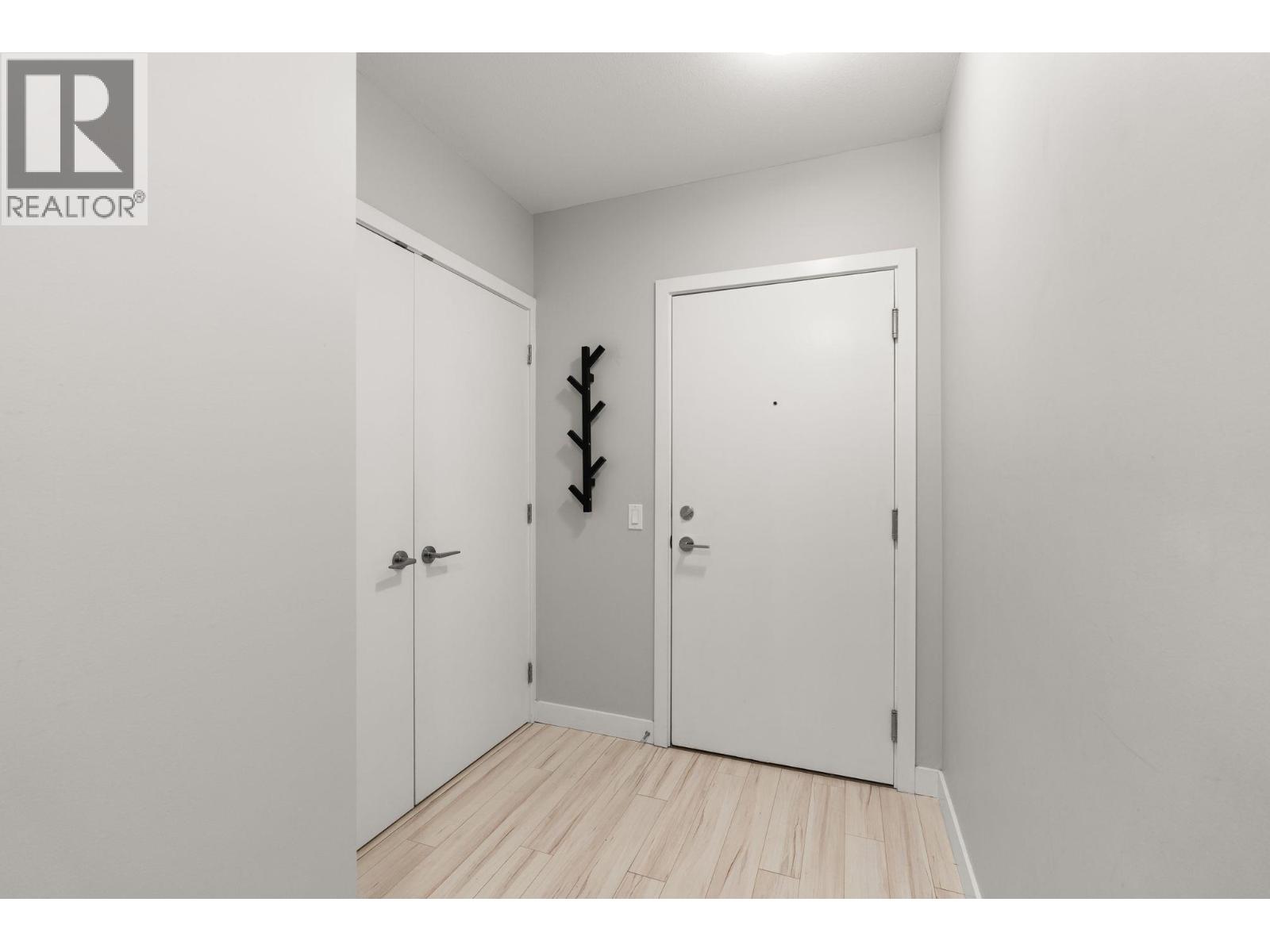 207 111 E 3rd Street, North Vancouver, British Columbia  V7L 0C6 - Photo 25 - R3061404