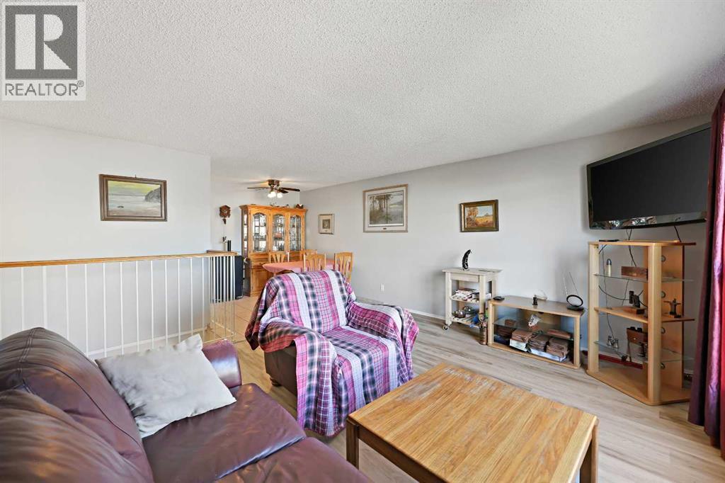 7 Falbury Crescent Ne, Calgary, Alberta  T3J 1H8 - Photo 6 - A2265920