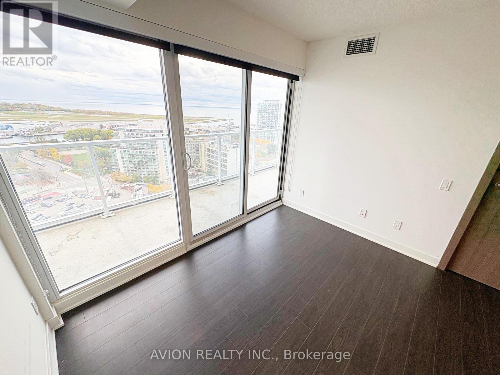 2516 - 17 Bathurst Street, Toronto, Ontario  M5V 0N1 - Photo 10 - C12482323