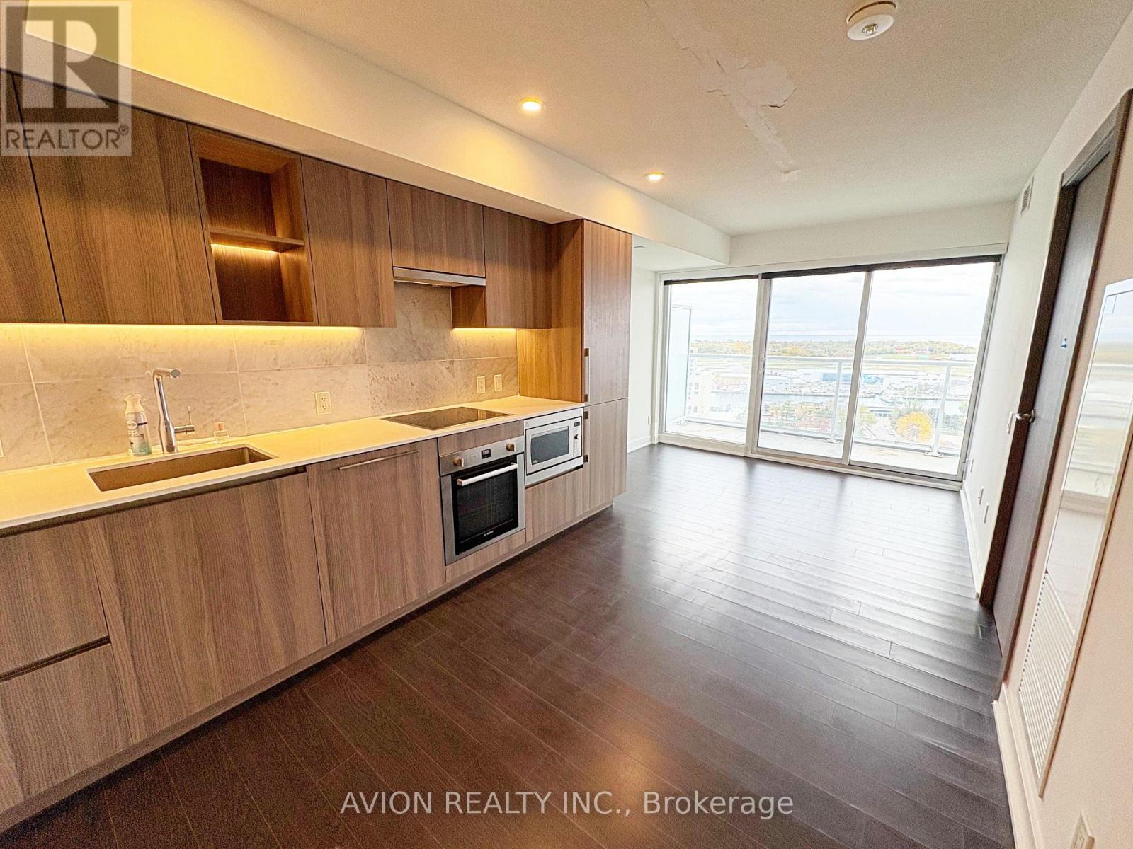 2516 - 17 Bathurst Street, Toronto, Ontario  M5V 0N1 - Photo 8 - C12482323