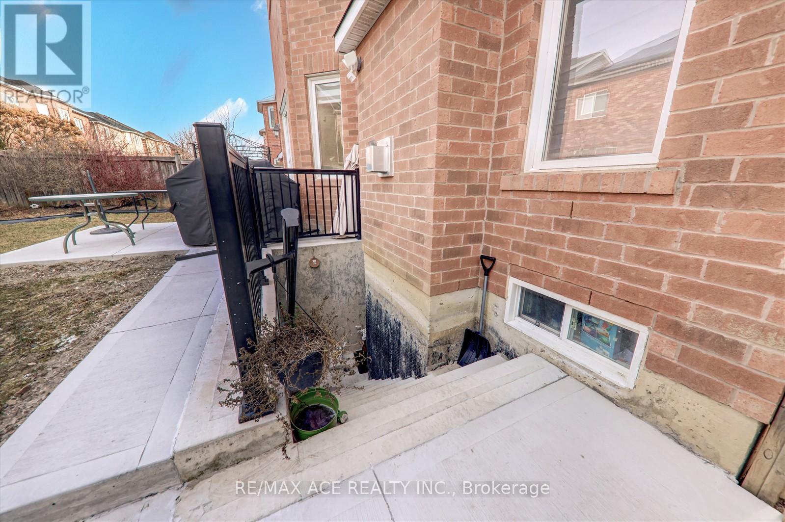 Bsmt - 82 Warnford Circle, Ajax, Ontario  L1T 0J2 - Photo 3 - E12482327