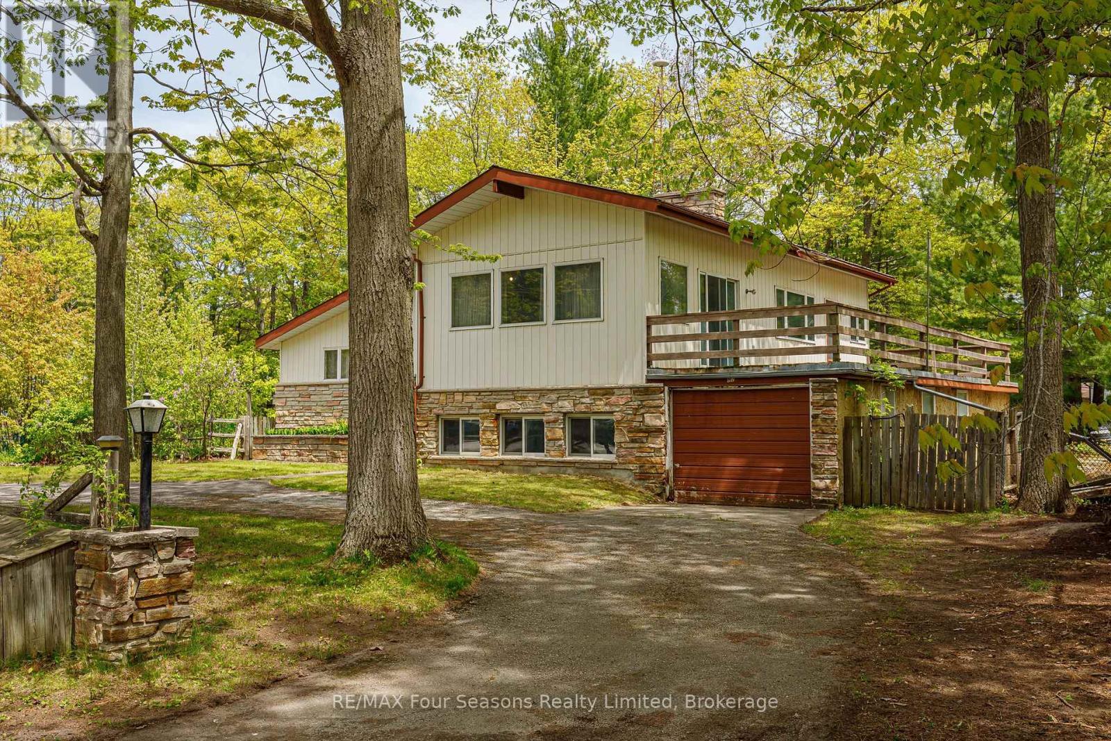 828 Oxbow Park Drive, Wasaga Beach, Ontario  L9Z 2V1 - Photo 4 - S12482344
