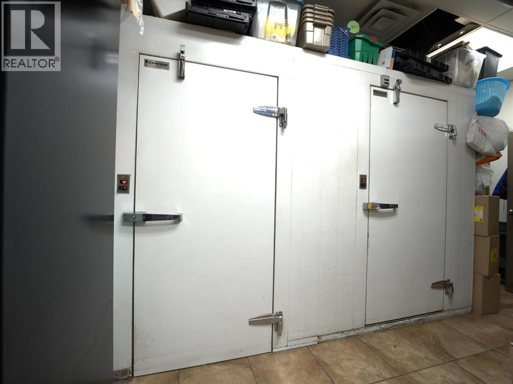 123 Vietnamese Restaurant, Calgary, Alberta  T3G 0B6 - Photo 3 - A2249335