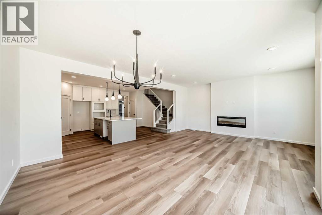 33 Royston Grove Nw, Calgary, Alberta  T3L 0M3 - Photo 7 - A2262825