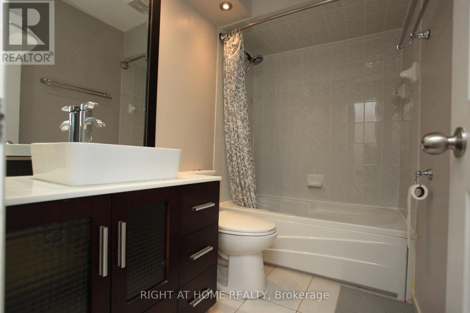 38 - 38 The Carriage Way, Markham, Ontario  L3T 4V1 - Photo 11 - N12482022