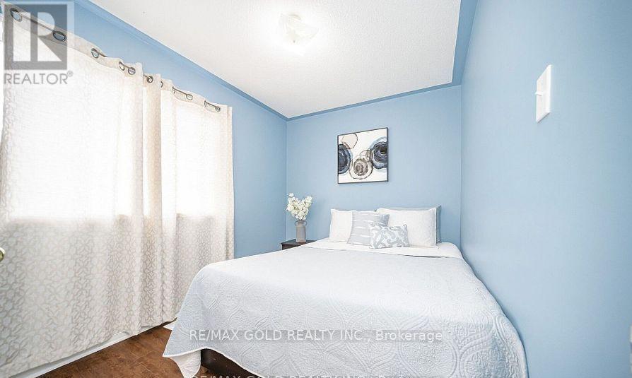 108 Black Forest Drive N, Brampton, Ontario  L6R 2E6 - Photo 11 - W12482334
