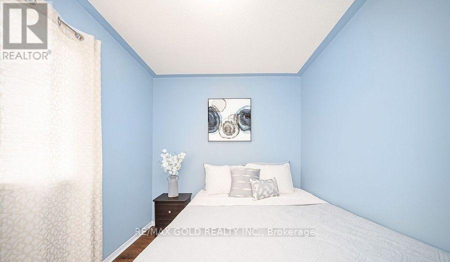 108 Black Forest Drive N, Brampton, Ontario  L6R 2E6 - Photo 12 - W12482334