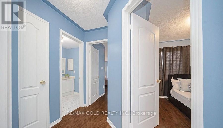 108 Black Forest Drive N, Brampton, Ontario  L6R 2E6 - Photo 14 - W12482334