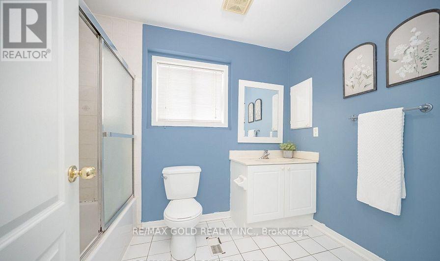 108 Black Forest Drive N, Brampton, Ontario  L6R 2E6 - Photo 18 - W12482334