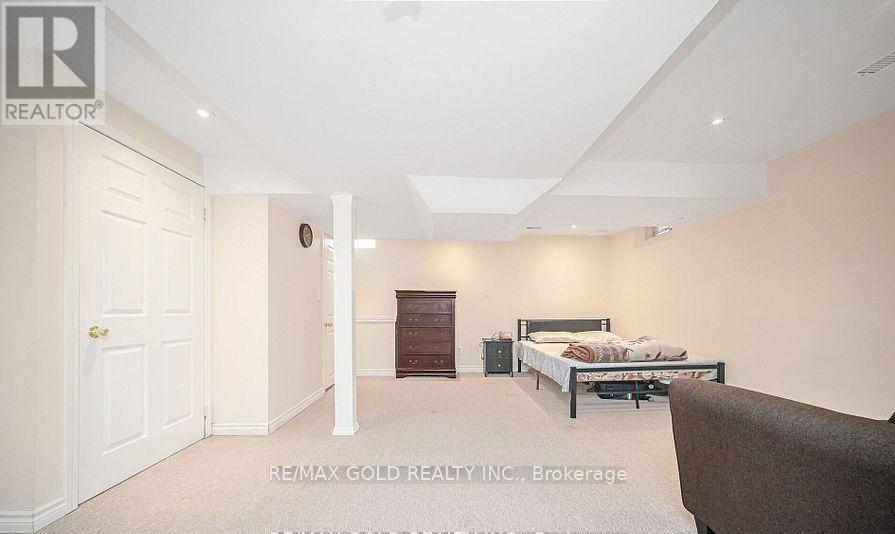 108 Black Forest Drive N, Brampton, Ontario  L6R 2E6 - Photo 32 - W12482334