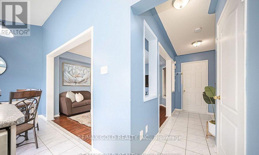 108 Black Forest Drive N, Brampton, Ontario  L6R 2E6 - Photo 6 - W12482334