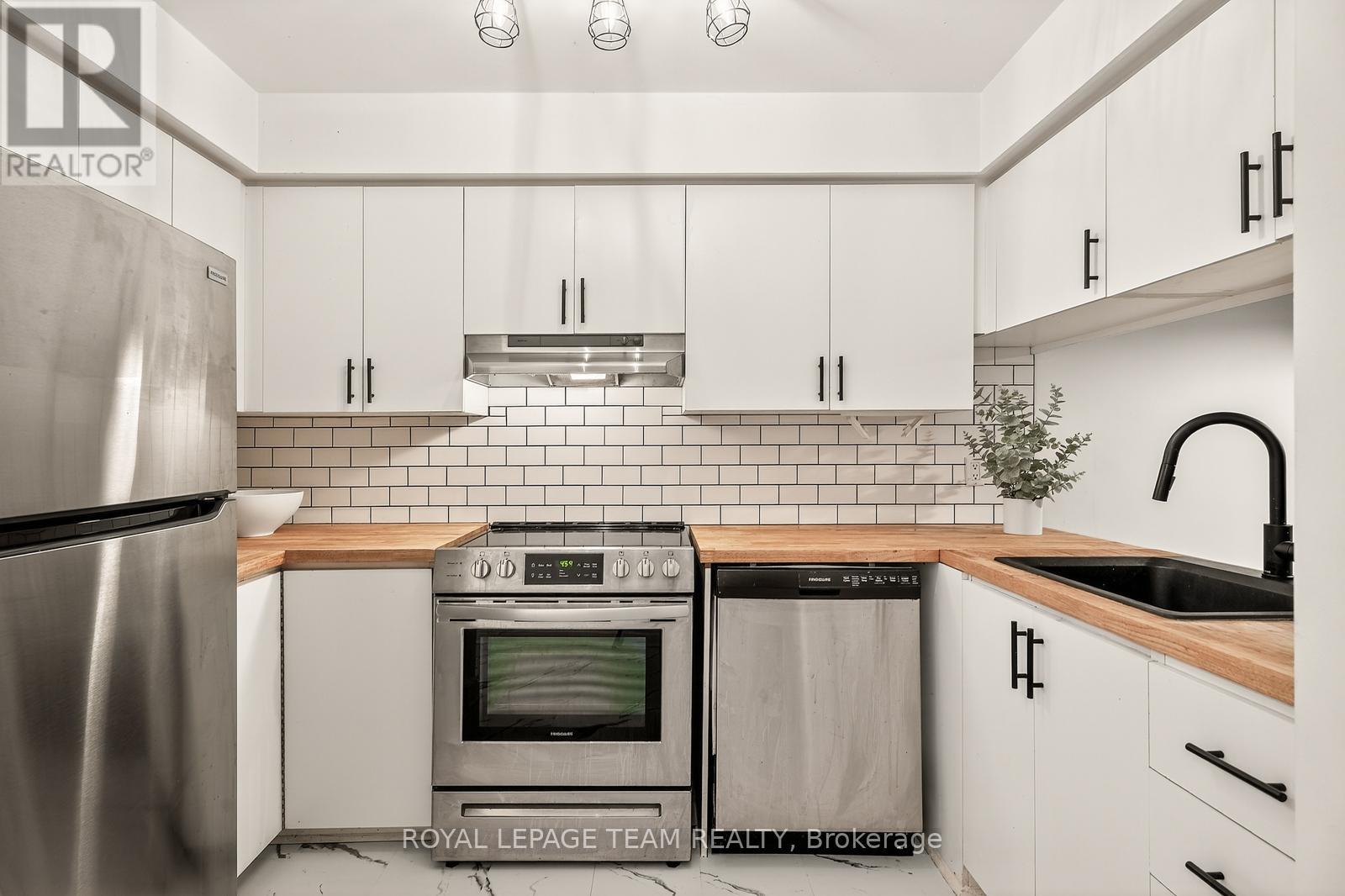 25 Sheba Private, Ottawa, Ontario  K1K 4K8 - Photo 10 - X12482357
