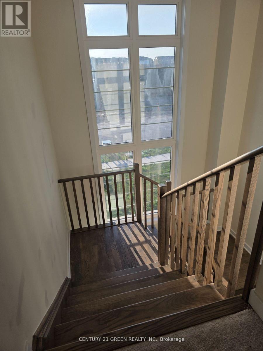 414 Eastbridge Avenue, Welland, Ontario  L3B 0M7 - Photo 13 - X12482333