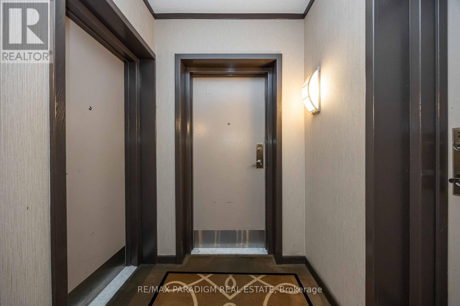 702 - 77 Harbour Square, Toronto, Ontario  M5J 2S2 - Photo 4 - C12482354
