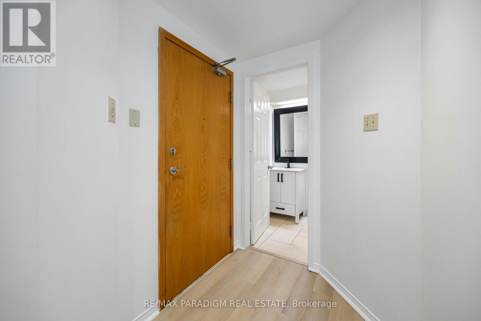 702 - 77 Harbour Square, Toronto, Ontario  M5J 2S2 - Photo 5 - C12482354