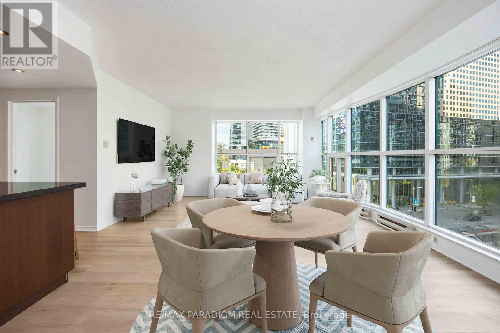 702 - 77 Harbour Square, Toronto, Ontario  M5J 2S2 - Photo 6 - C12482354