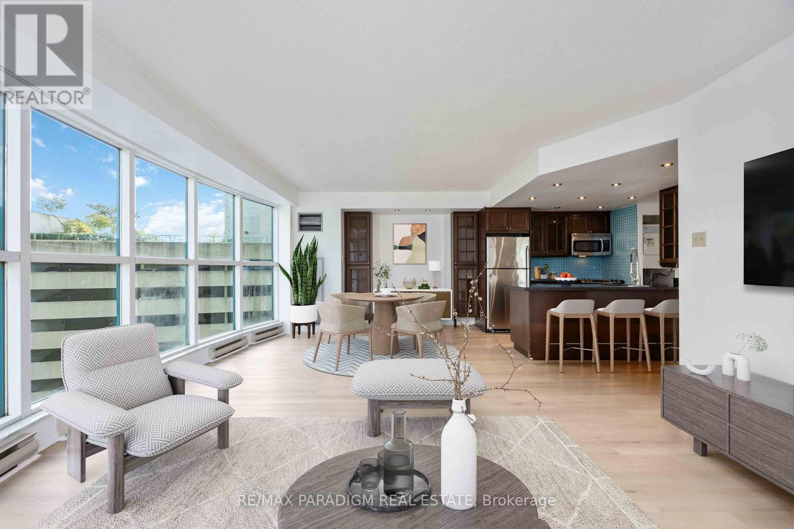 702 - 77 Harbour Square, Toronto, Ontario  M5J 2S2 - Photo 8 - C12482354