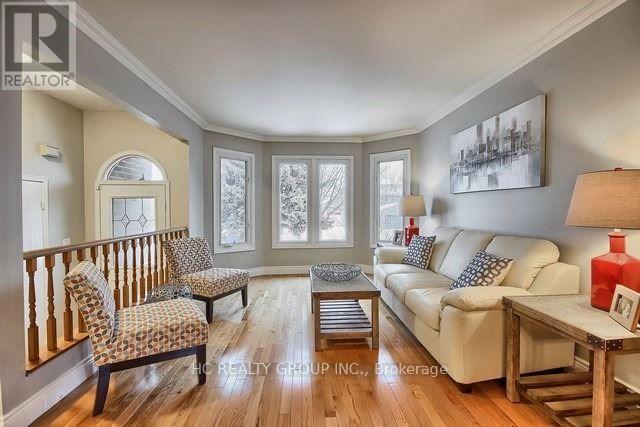 187 John Bowser Crescent, Newmarket, Ontario  L3Y 7N6 - Photo 2 - N12482340
