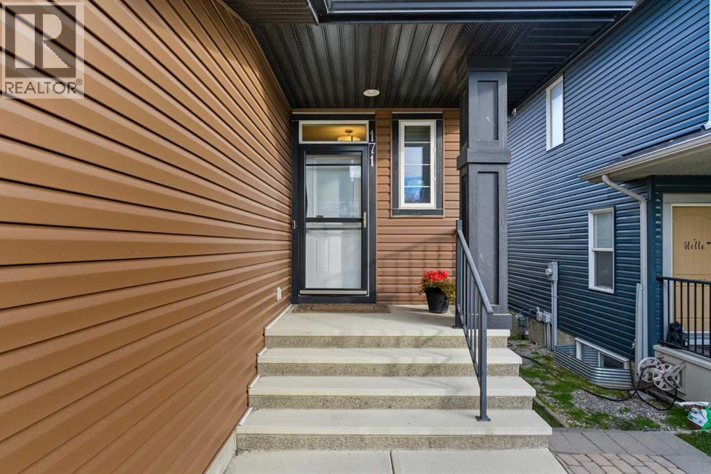 171 Evanswood Circle Nw, Calgary, Alberta  T3P 0K2 - Photo 3 - A2262379