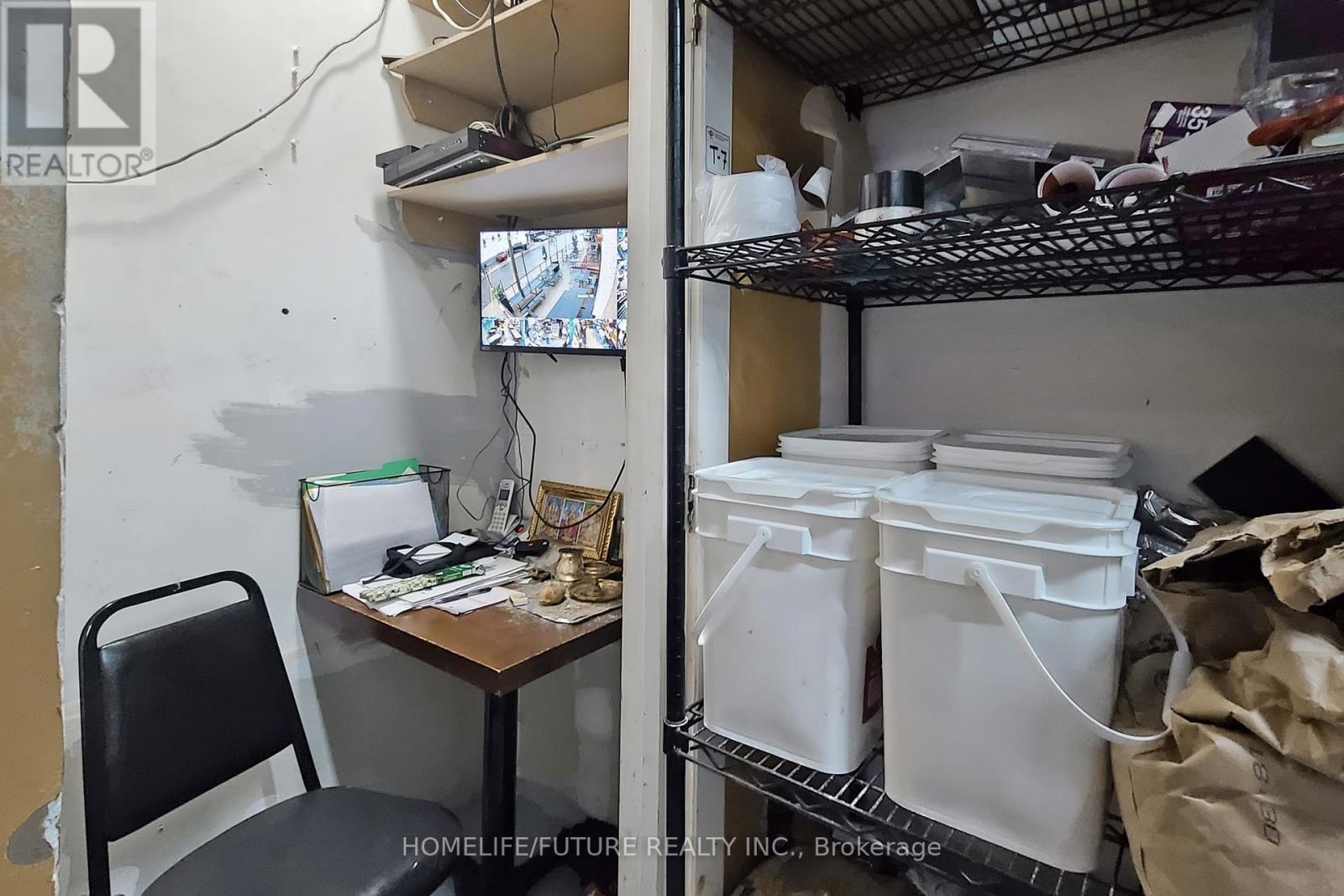 1278 St Clair Avenue W, Toronto, Ontario  M6E 1B9 - Photo 26 - W12482356
