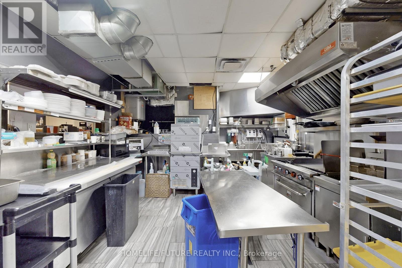 1278 St Clair Avenue W, Toronto, Ontario  M6E 1B9 - Photo 33 - W12482356