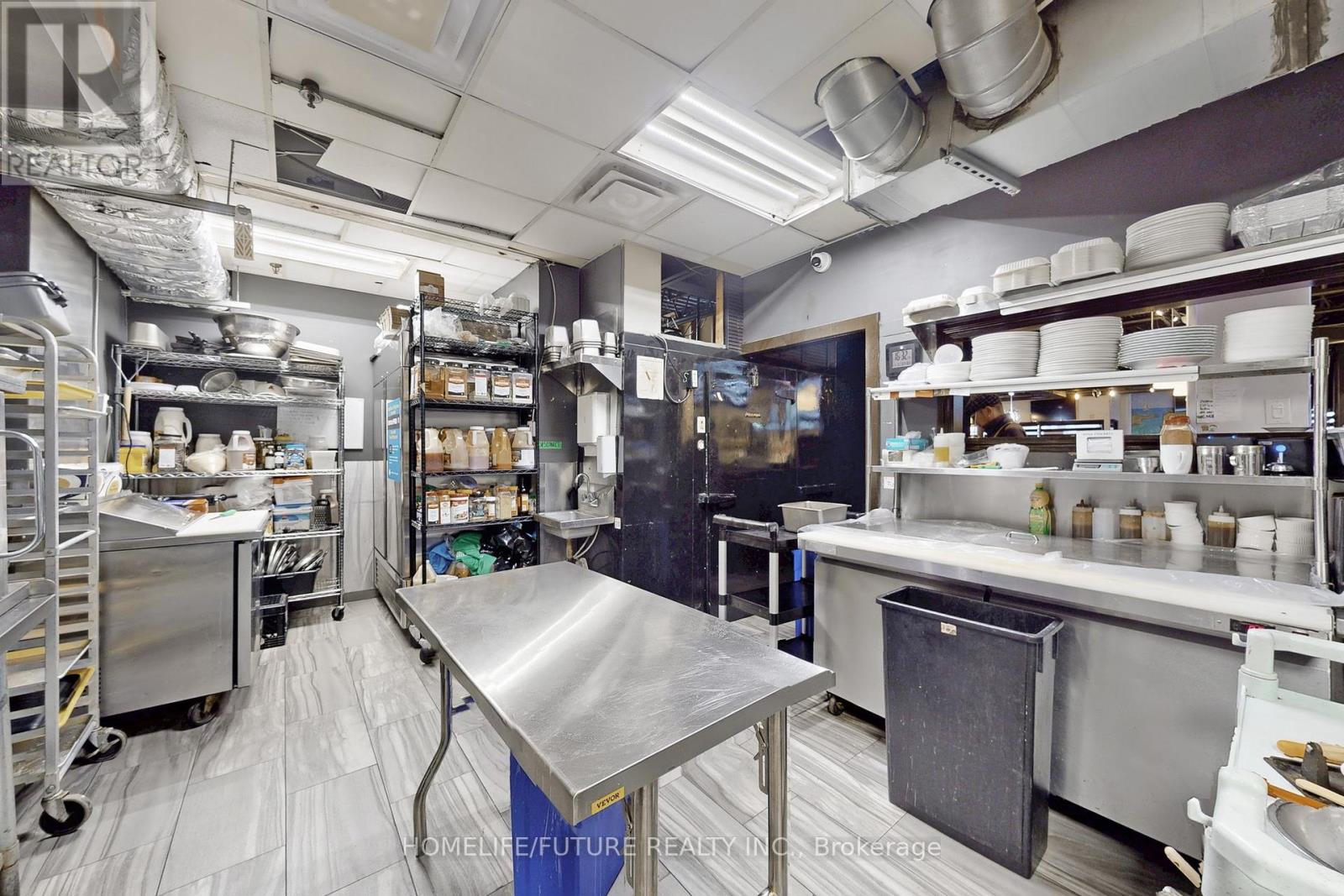 1278 St Clair Avenue W, Toronto, Ontario  M6E 1B9 - Photo 35 - W12482356