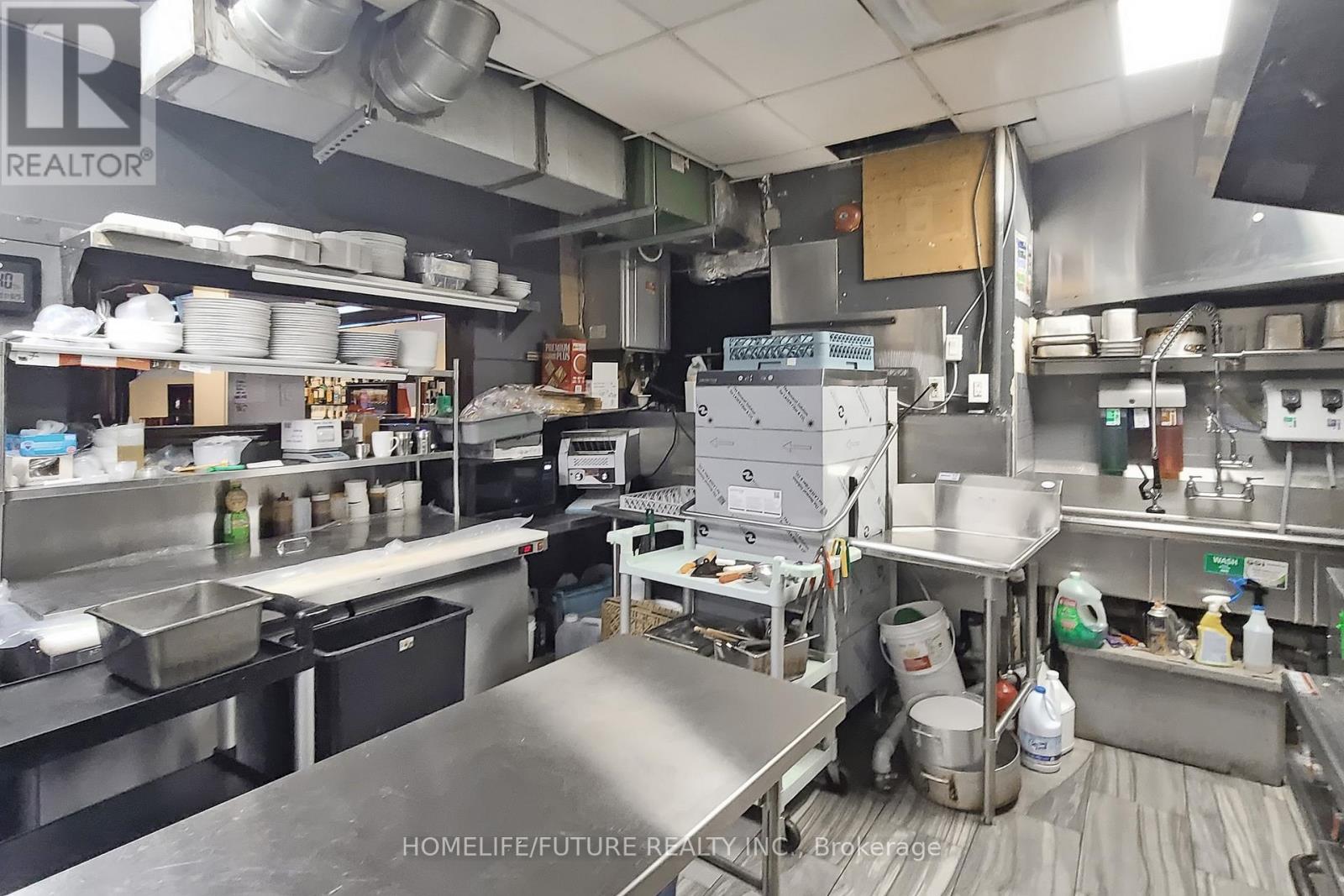 1278 St Clair Avenue W, Toronto, Ontario  M6E 1B9 - Photo 41 - W12482356