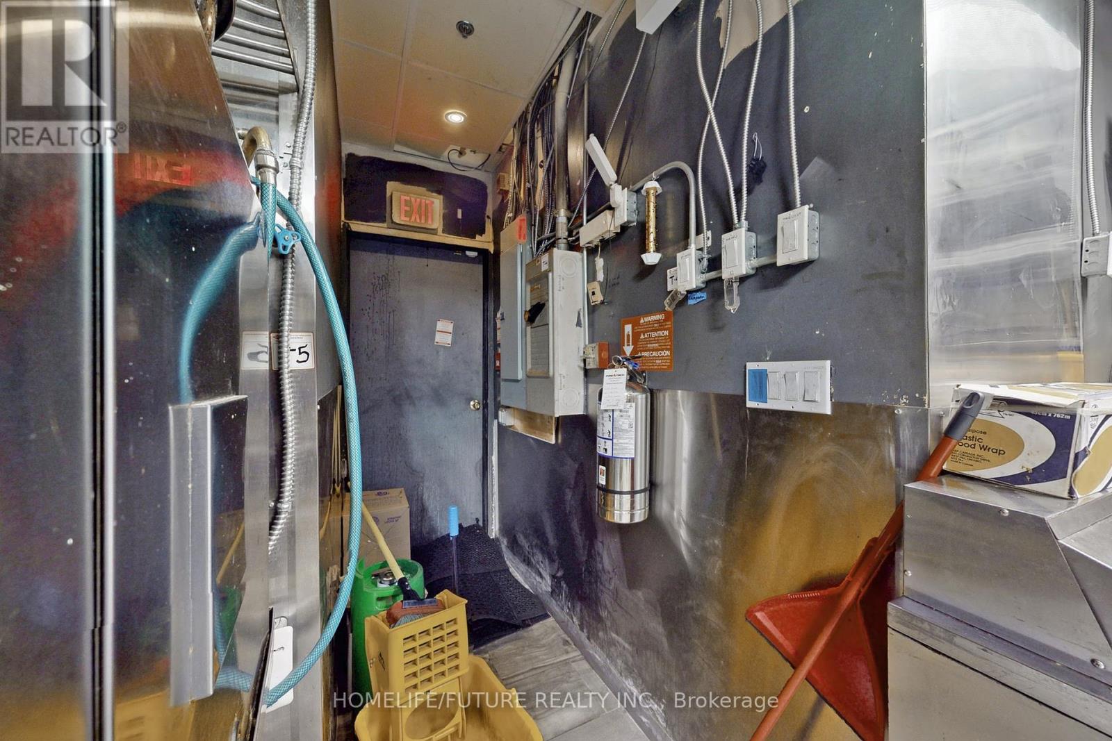 1278 St Clair Avenue W, Toronto, Ontario  M6E 1B9 - Photo 43 - W12482356