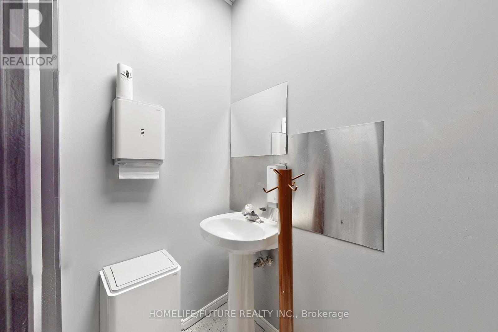 1278 St Clair Avenue W, Toronto, Ontario  M6E 1B9 - Photo 46 - W12482356