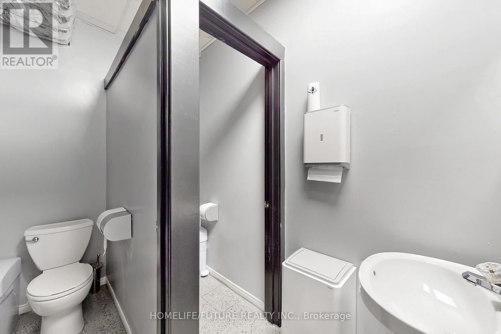 1278 St Clair Avenue W, Toronto, Ontario  M6E 1B9 - Photo 48 - W12482356
