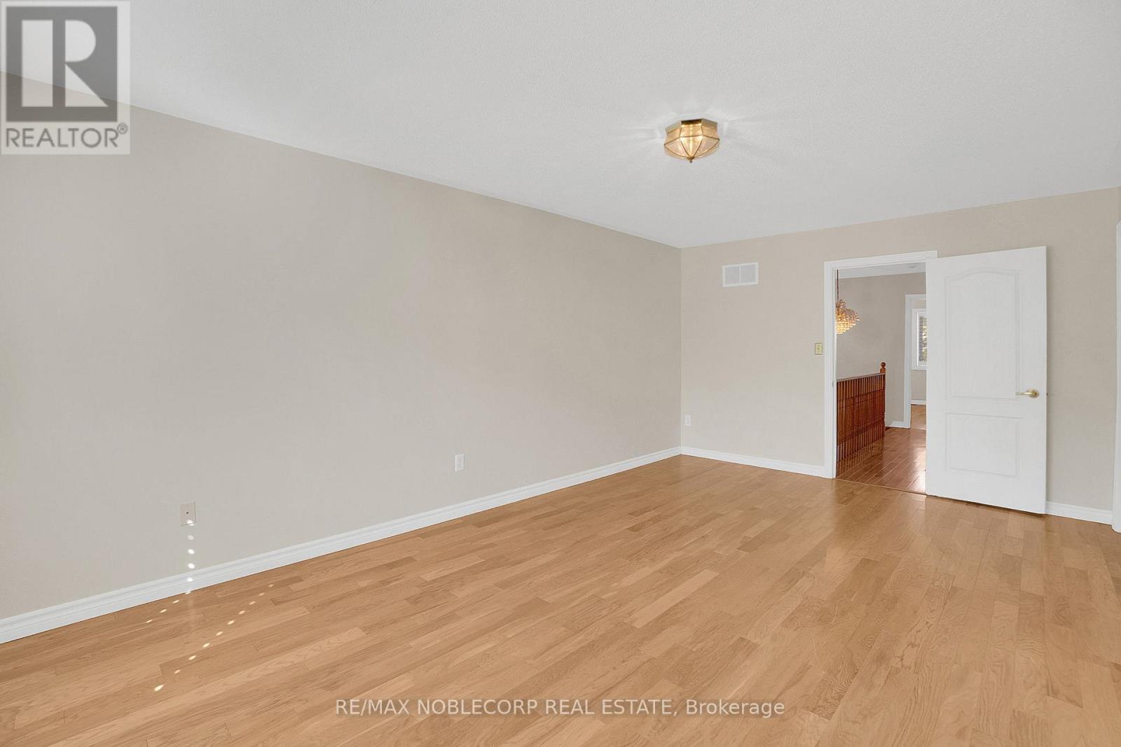 91 Eastview Gate, Brampton, Ontario  L6P 2G7 - Photo 17 - W12482362